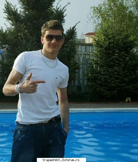 byby byby faci mah coco?? dekand protv teai dat sfoara mai postezi numai mor fetele kand vad clip