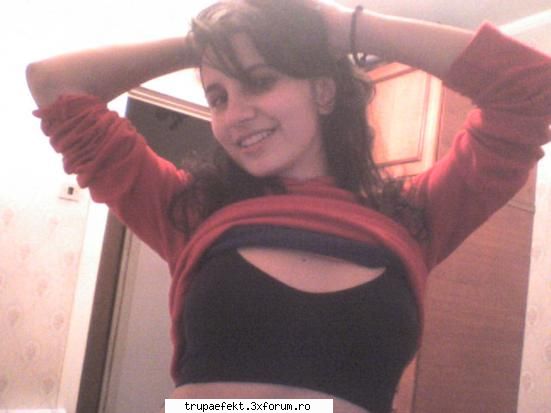 mey bibi u o poza cu o tipa care ar fi incantata sa te cunoask :d..poop :* byby