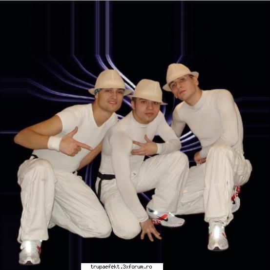 poze toata lumea... saluta trupa efekt din mesaj toti cei care sunt aveti fiti asa noi suntem cei