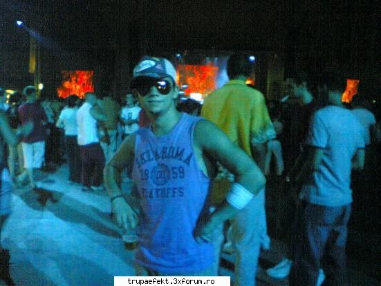 poze toata lumea... ionik pupa fac fratziorii mei peste KipeshuL