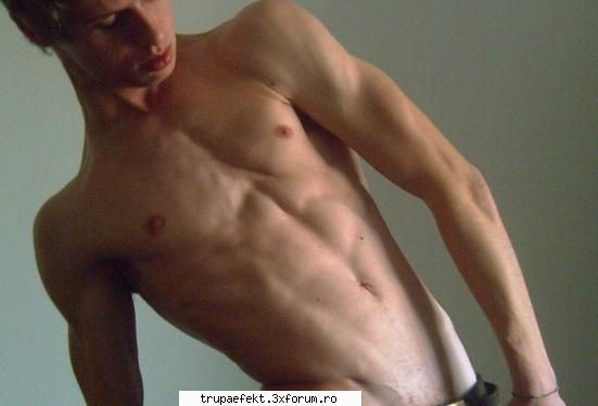 creasca mosule :p:p:p pectorali ajuta mult mostra fibra sper placa!! GiuMbuSluCarU'