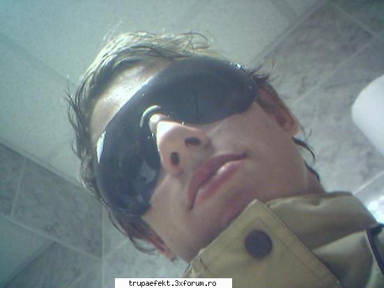 cosmin are poze...ink le-a pus...o sa-i cer pun dak reuseste intre forum!! kiss sensy!! GiuMbuSluCarU'