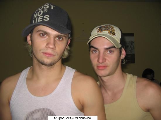 poze toata lumea... sal toata lumea bibi adevarat razbonic!! pup salut!!