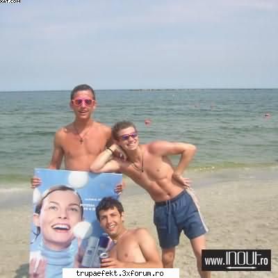 poze toata lumea... mitza mai iese din blugii aia.....va pupa fratele vostru bibescu KipeshuL