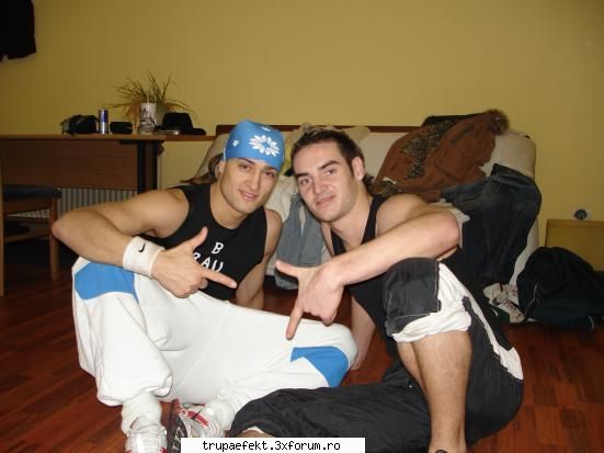 cosmin baaa usor sanzi!!! iti rup genuchi faci cum merge treaba ?hai las poza noi doi!! sanzi mult