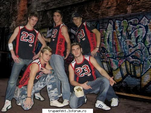 cosmin mama...a innebunit lupu' ......abia ajtept m_am acrit KipeshuL