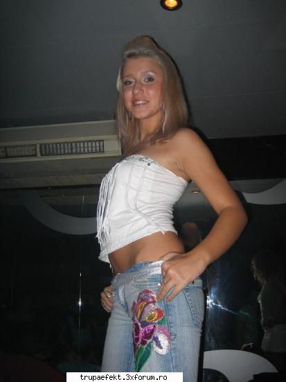 cosmin buey vezi fata asta evelina pupa....tu pupi saluti!!! da? )))))))