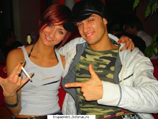 poze toata lumea... tare rau balerine asta este cea mai fumatoare fata marijuana din berlin=d