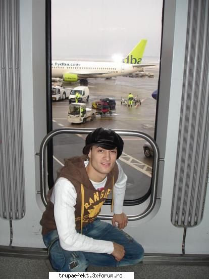 cosmin sanzi ...tatica sunt rupt capoeira ,mama enervez element nu-mi iese,si frang numai elementu