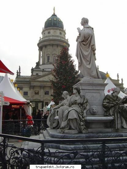 poze toata lumea... tot berlin