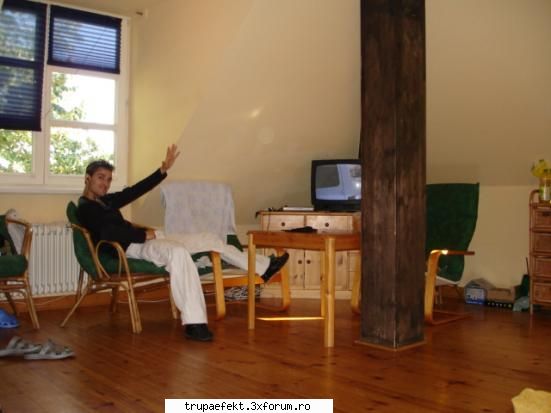 cosmin teo...ceva timp urma danny era noi efekt ..trebuia mearga noi anglia acum ani dar refuzat