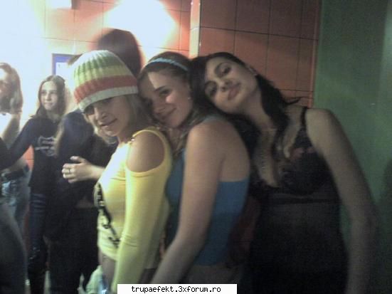 poze toata lumea... noi