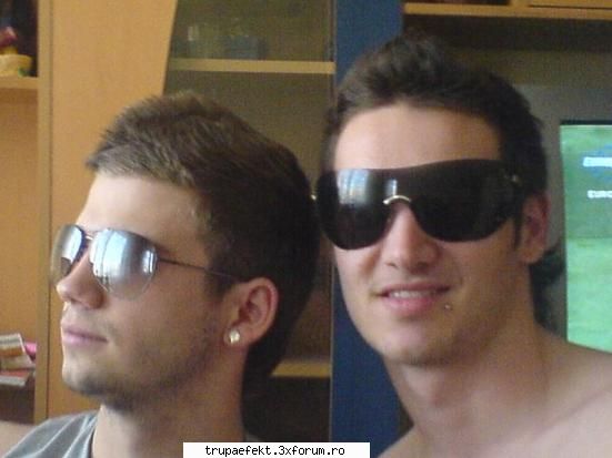 cosmin buna fetelor!!! pup multumesc ptr mesajele lasate aici!!! bye bye