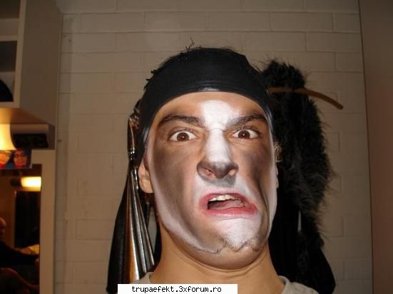 poze toata lumea... voi baieti fefekt cei din tara fratilor poze