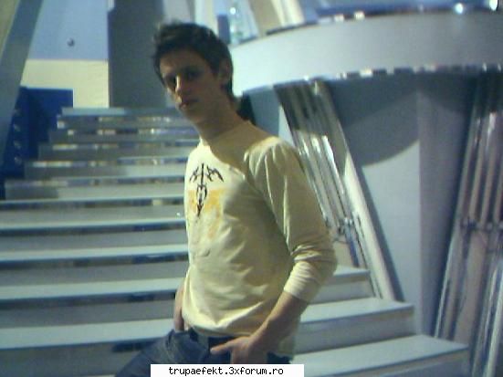 roly fac moderator dak chiar vrei...vb mess dak e!!pt te-am mai vzt mult mine!! pup poza mine GiuMbuSluCarU'