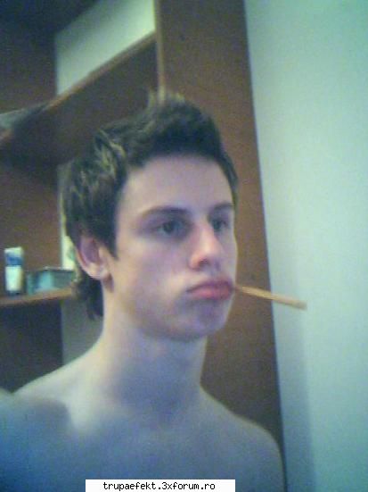 roly salutare prea mai fakt poze!!:p dar curand...o mai vezi niste poze coool noi!!uite una chiar GiuMbuSluCarU'