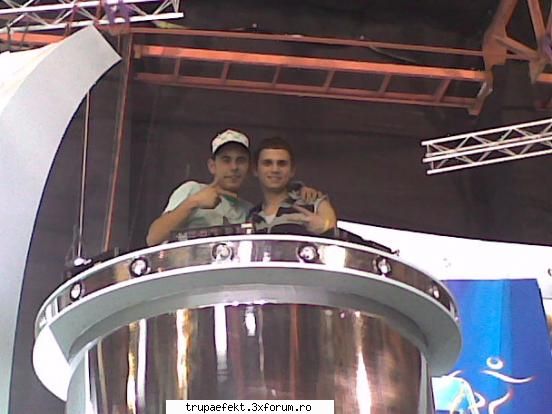 poze toata lumea... internullo & zabiela dansezi tine!!