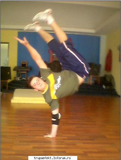 Andrey_MysteRyo - Andr3y_MysteRyo - Elevii de la Cursurile de breakdance ale trupei EFEKT