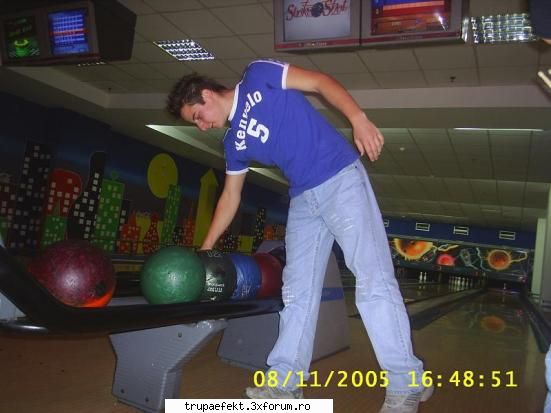 Andrey_MysteRyo - Saal all Eu sunt Andrey am 17 ani - Elevii de la Cursurile de breakdance ale trupei EFEKT