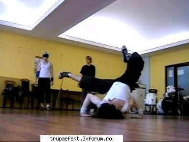Connection Crew ! ! ! - cam asa e la sala la Efect. tare - Trupe Prietene