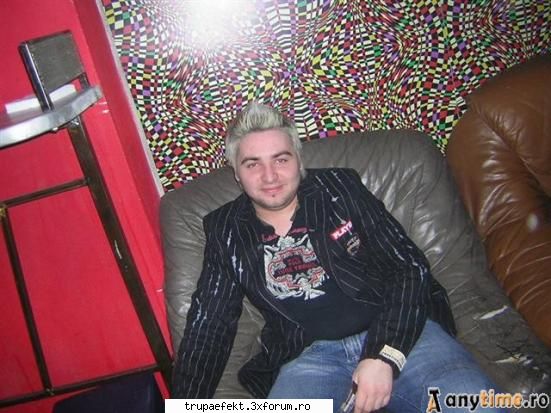 Cosmin - va poop in contu lui...nu-i mai merge sa se - Componentii trupei EFEKT