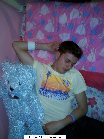 Cosmin - Yuhu sal Cosmin :D ......bafta la toata lumea - Componentii trupei EFEKT