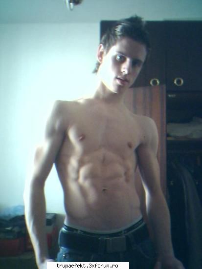 Hot Ice - Te comentez eu ma...:p - Trupe Prietene