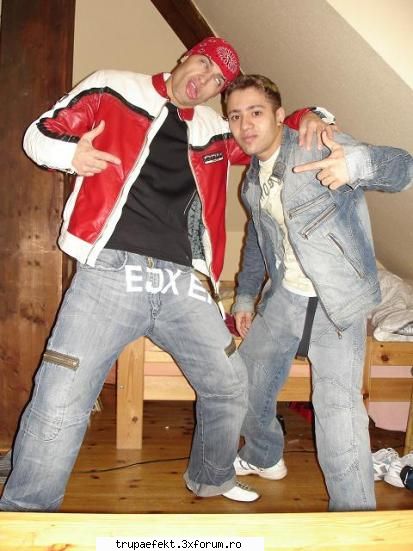 Kinder - saluare lumeeeeeee - Componentii trupei EFEKT