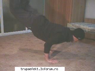 MethodKid - Nu am nik anume de spus...astept doar sa - Elevii de la Cursurile de breakdance ale trupei EFEKT