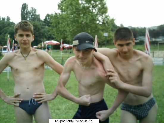 MethodKid - Ce sescos ai iesit in poza Da tot asta e - Elevii de la Cursurile de breakdance ale trupei EFEKT