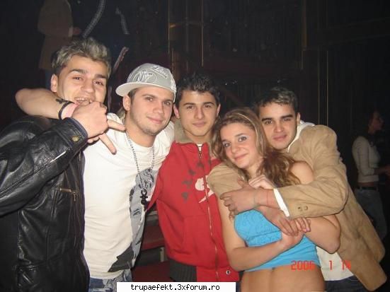 Poze cu toata lumea... - ashea...yo sh baietiii - Poze