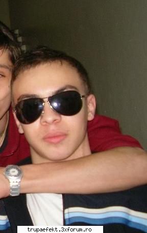 jay_jay alias george_sexyeyelash :P - Apropo ... marfa - Elevii de la Cursurile de breakdance ale trupei EFEKT