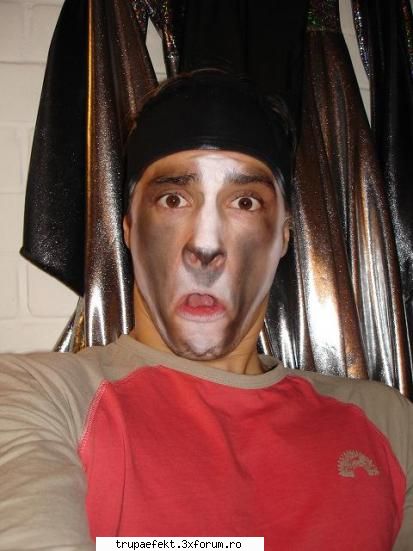 jay_jay alias george_sexyeyelash :P - buna SENSY!!!!!! - Elevii de la Cursurile de breakdance ale trupei EFEKT
