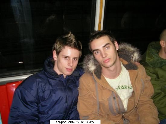 jay_jay alias george_sexyeyelash :P - dak mai faceti b - Elevii de la Cursurile de breakdance ale trupei EFEKT