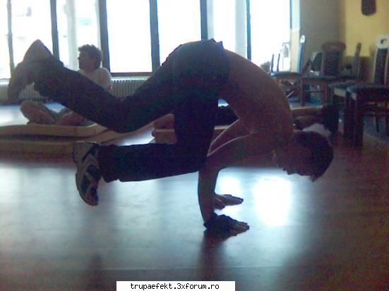 jay_jay alias george_sexyeyelash :P - jayjay - Elevii de la Cursurile de breakdance ale trupei EFEKT