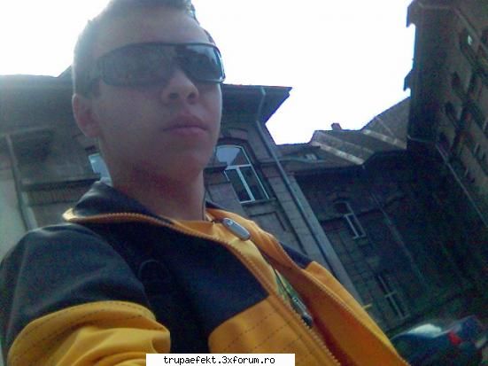 jay_jay alias george_sexyeyelash :P - ok thx ... aprop - Elevii de la Cursurile de breakdance ale trupei EFEKT