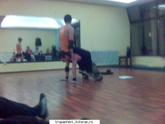 jay_jay alias george_sexyeyelash :P - jayjay - Elevii de la Cursurile de breakdance ale trupei EFEKT