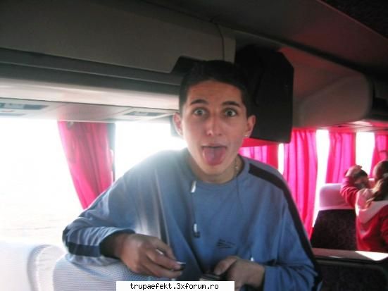 jay_jay alias george_sexyeyelash :P - ba fugi ca ai da - Elevii de la Cursurile de breakdance ale trupei EFEKT