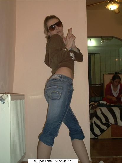 jay_jay alias george_sexyeyelash :P - si e moarte dupa - Elevii de la Cursurile de breakdance ale trupei EFEKT